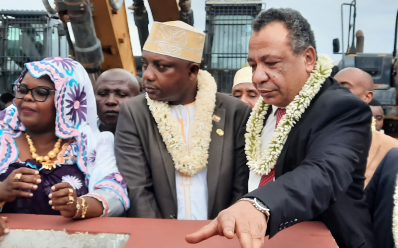 Cérémonie de pose de la première pierre pour la construction du port de Boingoma
